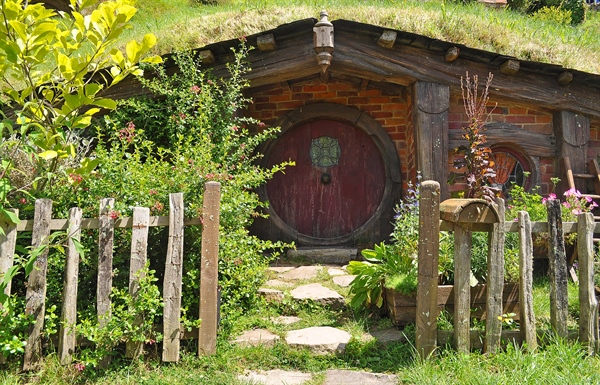 Create Your Own Hobbit Home Complete